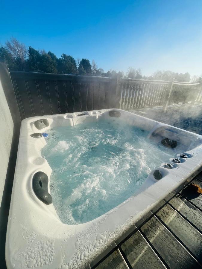 Loki'S Retreat Lodge With Hot Tub York Luaran gambar